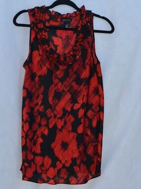 Light airy Red/Black Floral No sleeves Top SZ LSpense